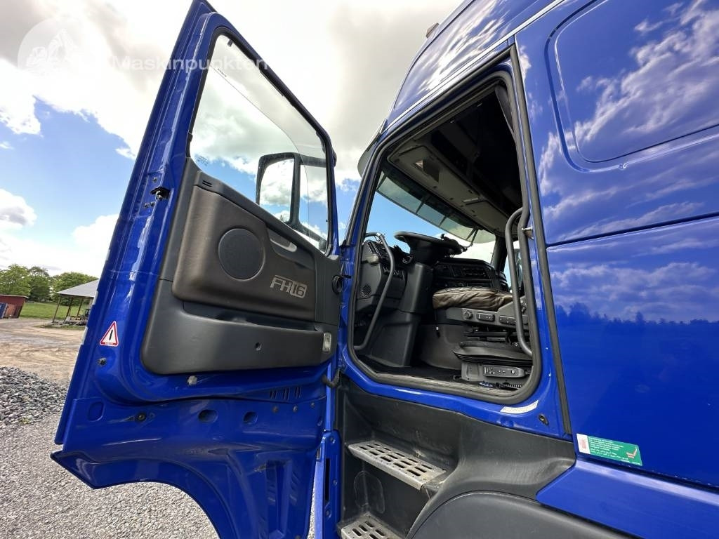 Tractor unit Volvo FH 16 700: picture 9