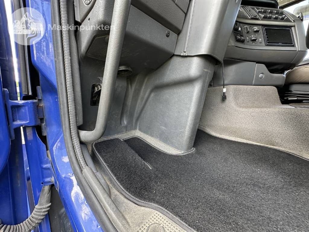 Tractor unit Volvo FH 16 700: picture 12