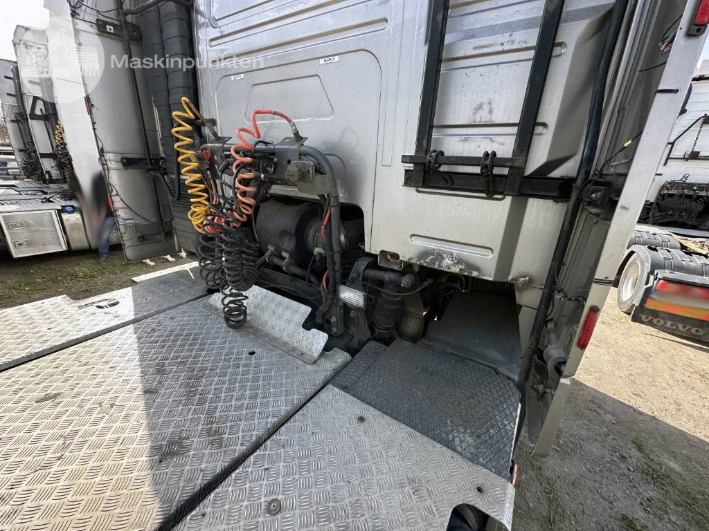 Tractor unit Volvo FH 480: picture 45