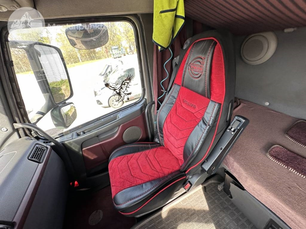 Tractor unit Volvo FH 480: picture 27