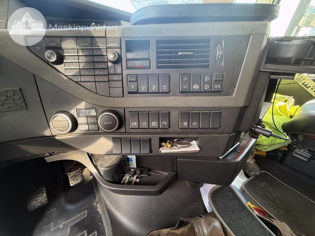 Lease a Volvo FH 540  Volvo FH 540: picture 31