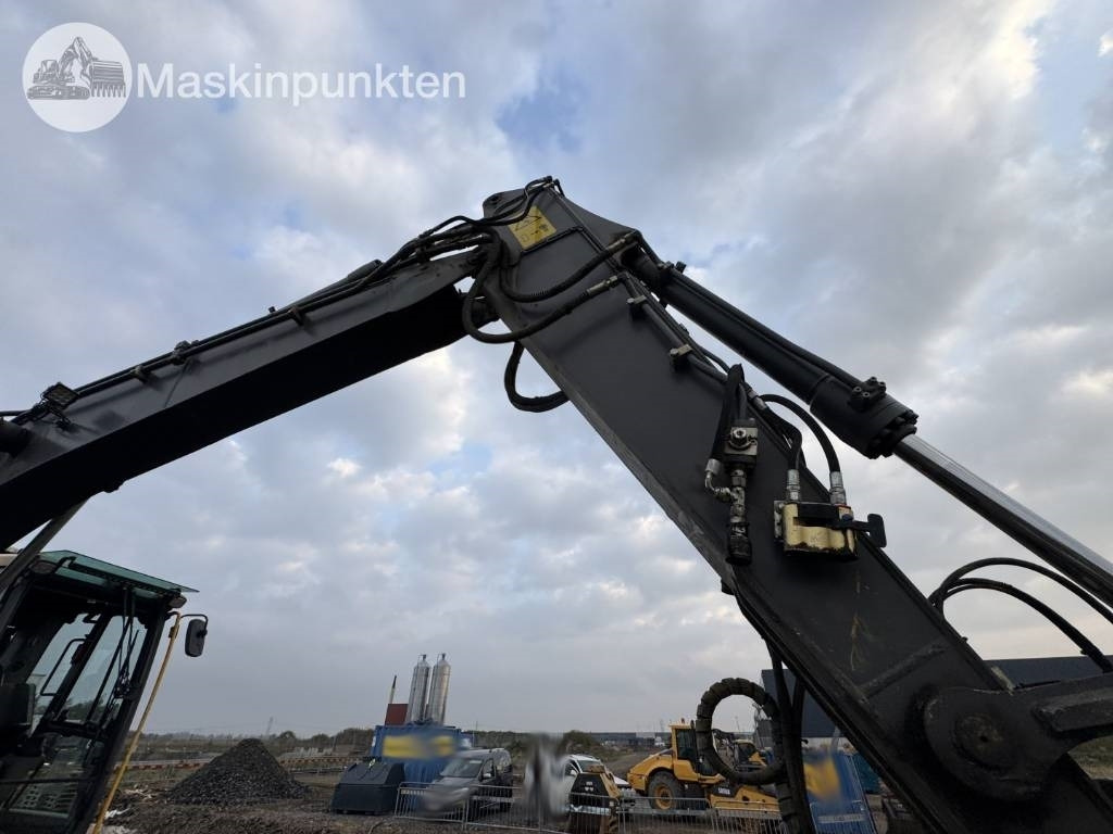 Crawler excavator Volvo ECR 145 EL: picture 28