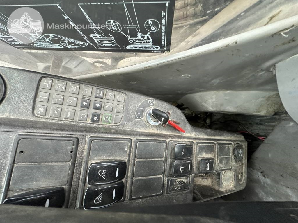 Crawler excavator Volvo ECR 305 C L: picture 23
