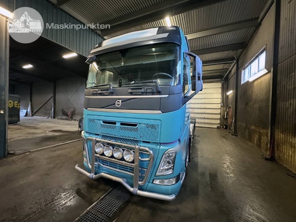 Volvo FH 13 500 - Hook lift truck: picture 2 Volvo FH 13 500 - Hook lift truck: picture 2