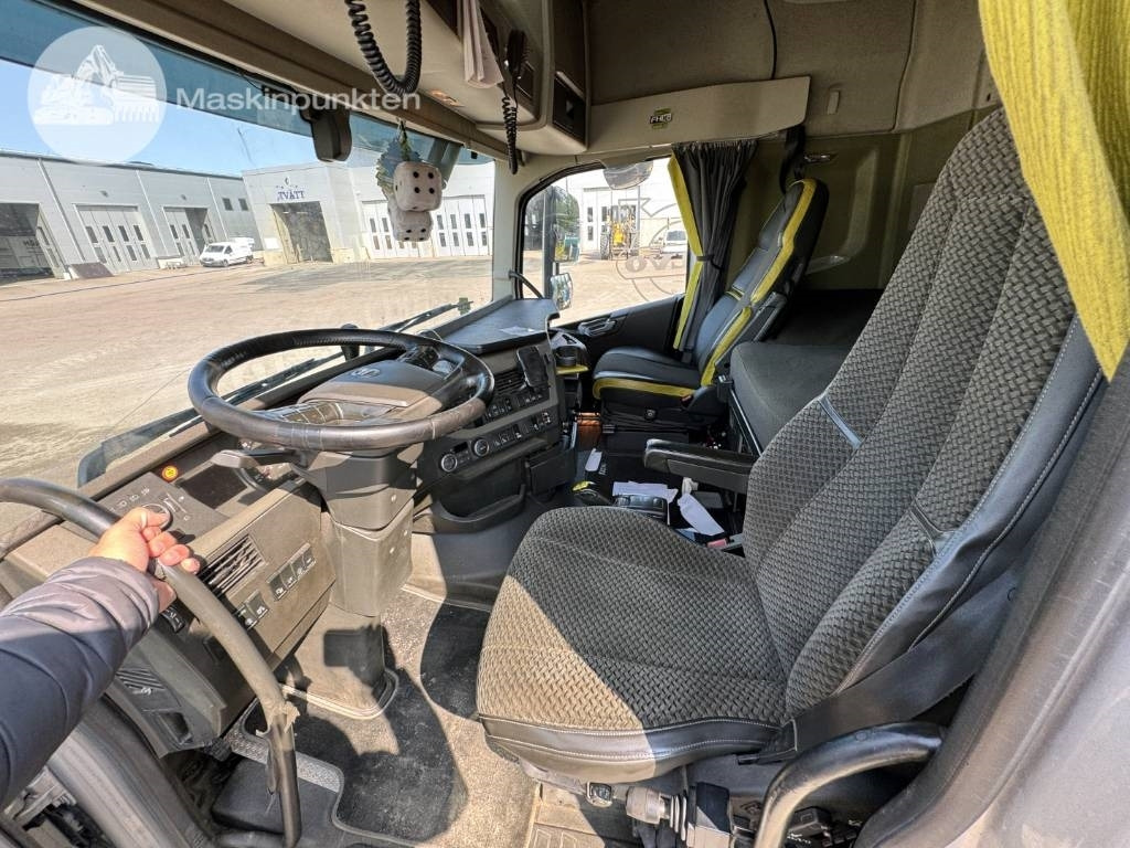Hook lift truck Volvo FH 16 750: picture 40
