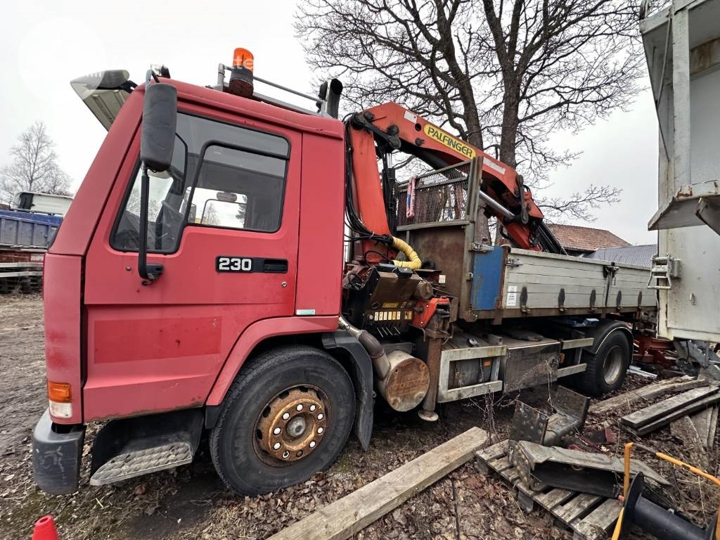 Volvo FL7 - Crane truck: picture 2 Volvo FL7 - Crane truck: picture 2