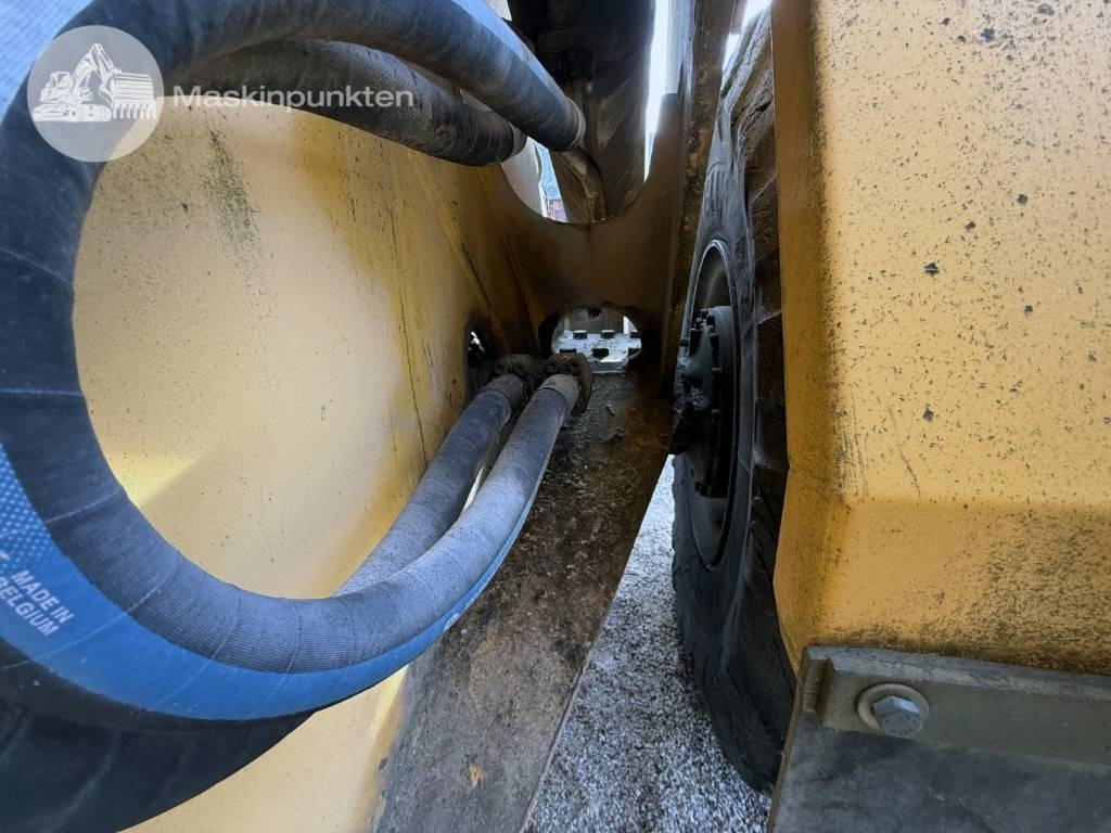 Wheel loader Volvo L 120 C: picture 48