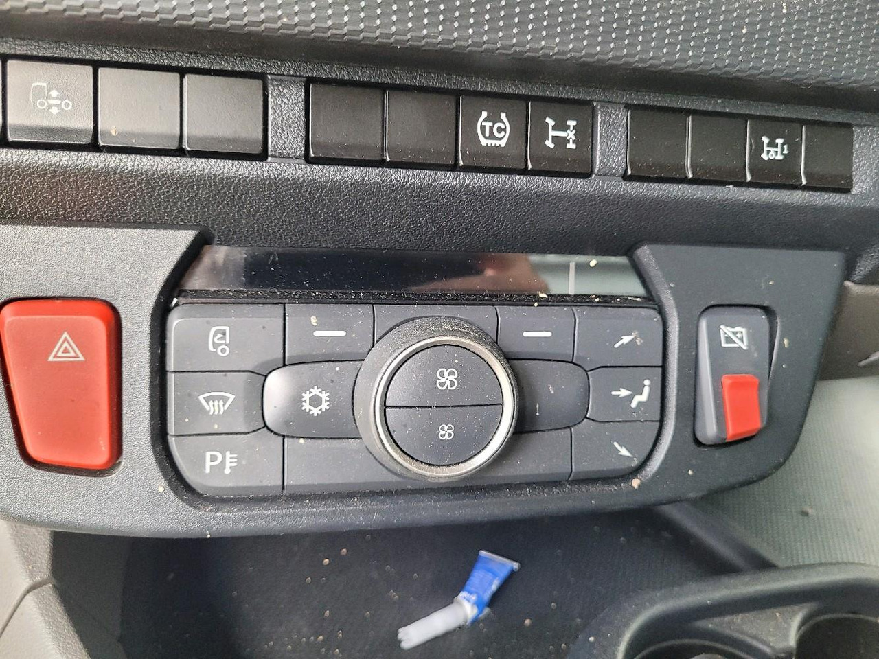 Tractor unit DAF NGD480: picture 14