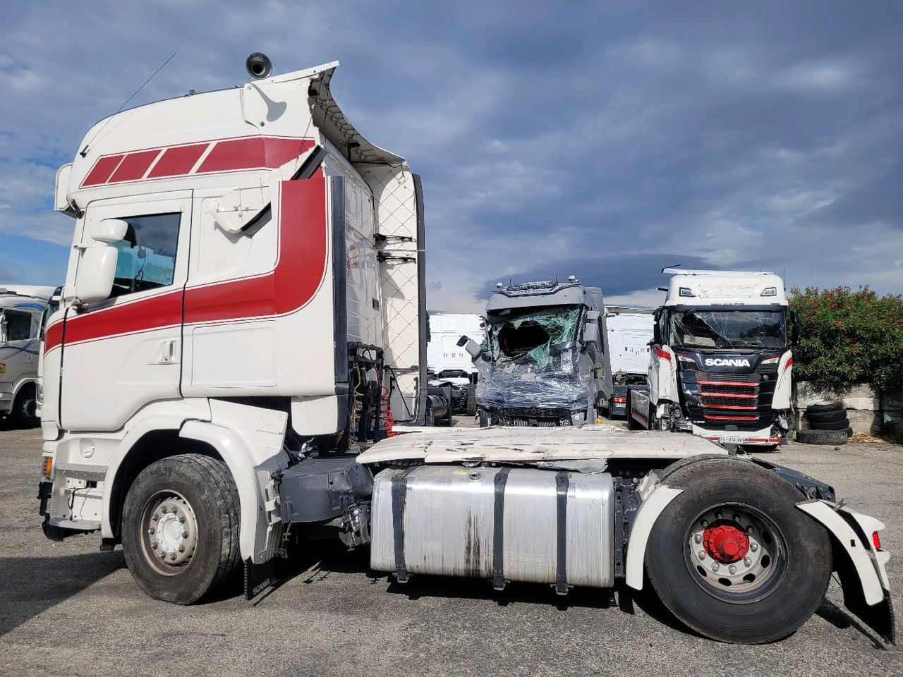 Tractor unit SCANIA R450: picture 8