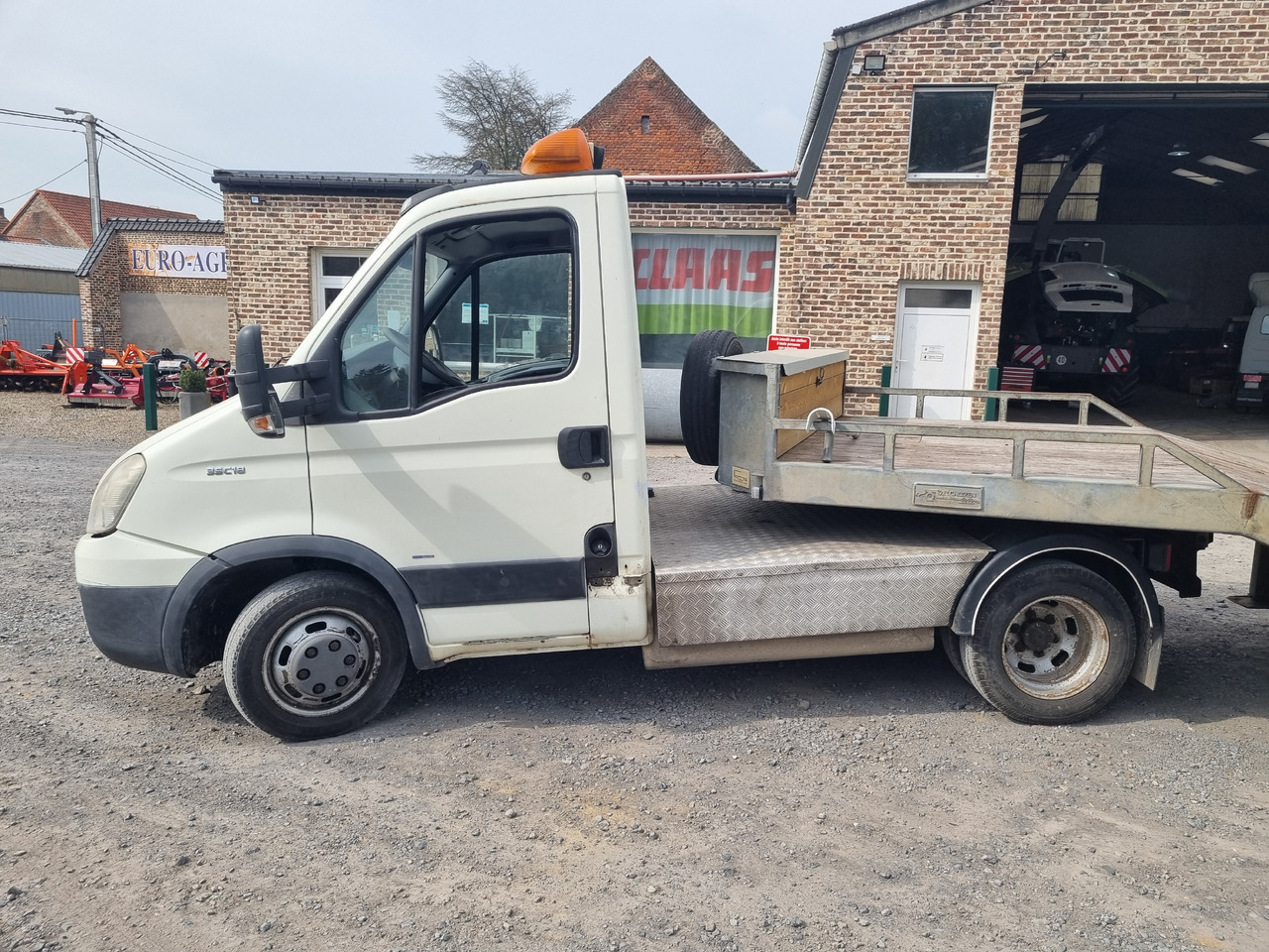 IVECO DAILY 35C18 - Tractor unit: picture 1 IVECO DAILY 35C18 - Tractor unit: picture 1