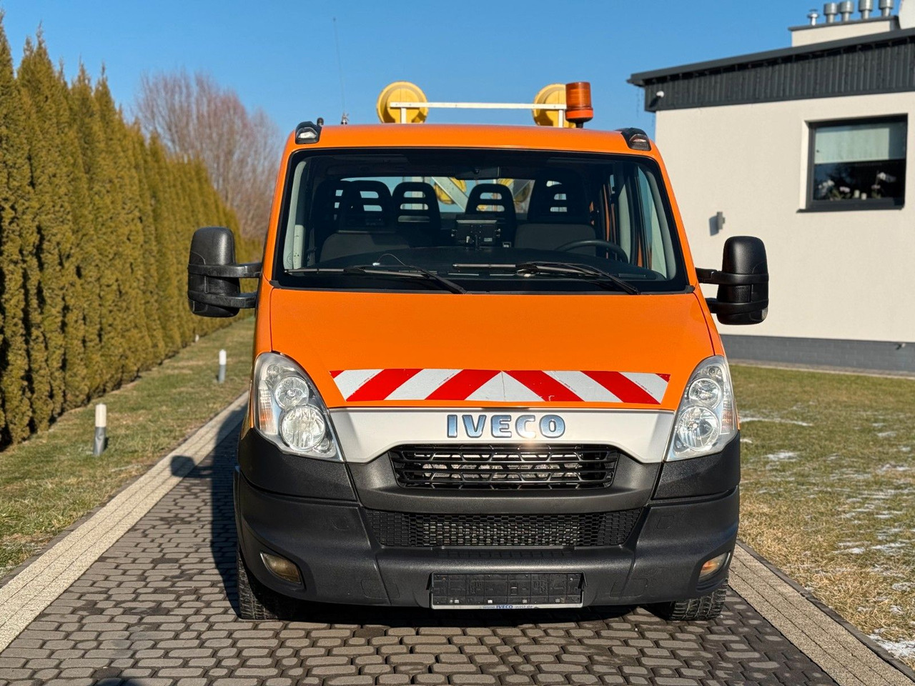 Iveco DAILY 35S13 DOUBLE CABIN - Flatbed van: picture 2 Iveco DAILY 35S13 DOUBLE CABIN - Flatbed van: picture 2