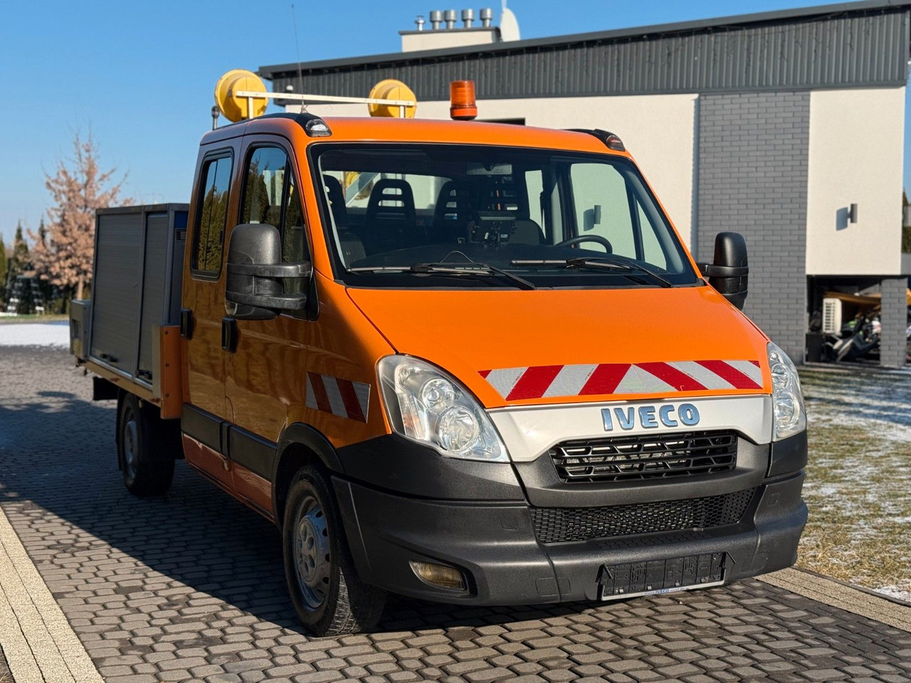 Iveco DAILY 35S13 DOUBLE CABIN - Flatbed van: picture 3 Iveco DAILY 35S13 DOUBLE CABIN - Flatbed van: picture 3
