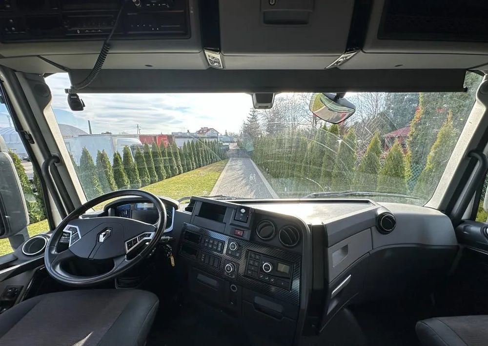 Tractor unit Renault T 520 HIGH: picture 8 Tractor unit Renault T 520 HIGH: picture 8