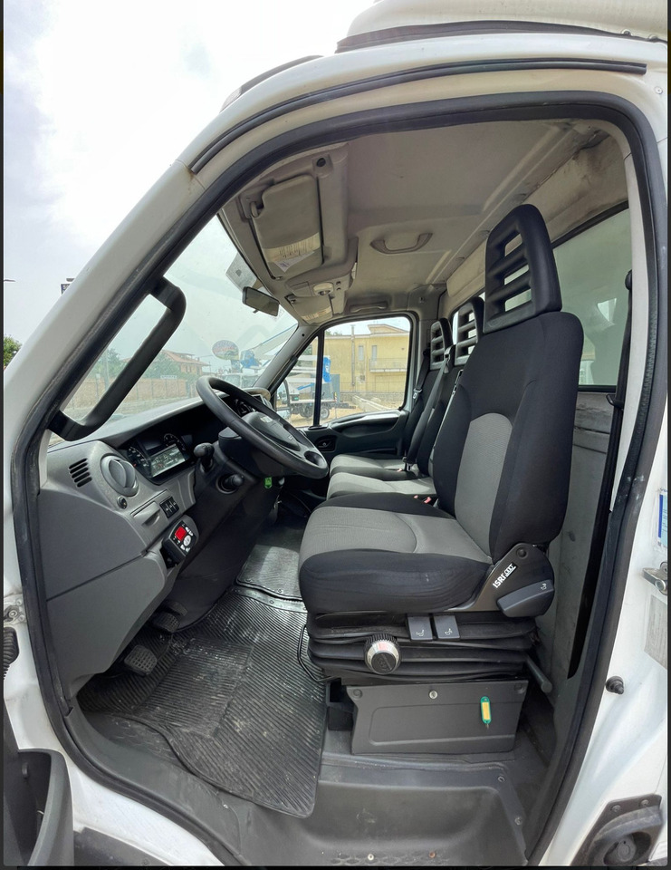 IVECO DAILY 60C17 - Refrigerator truck: picture 5 IVECO DAILY 60C17 - Refrigerator truck: picture 5