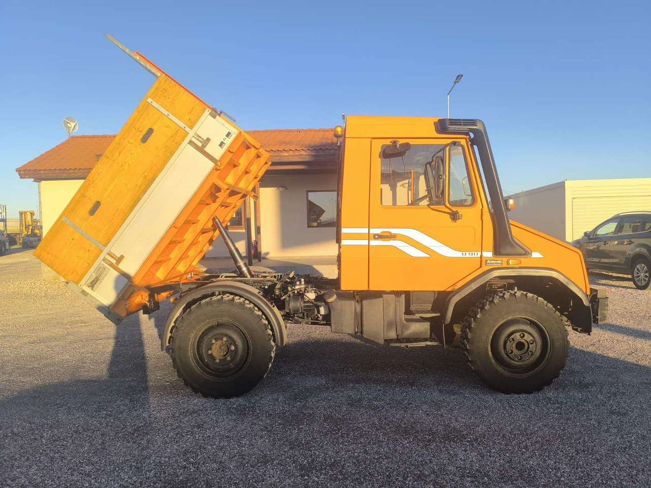 Tipper UNIMOG U90: picture 12
