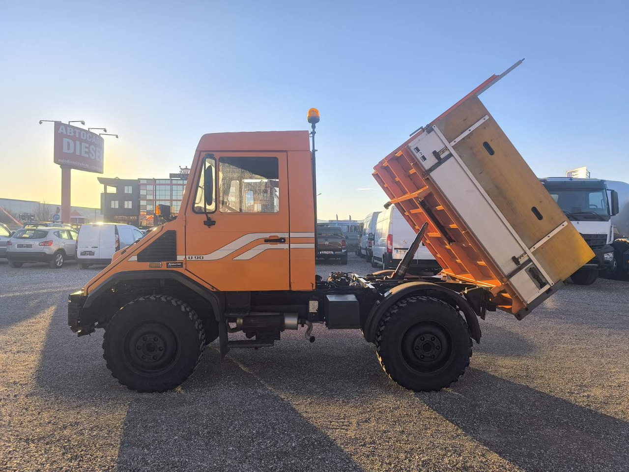 Tipper UNIMOG U90: picture 9