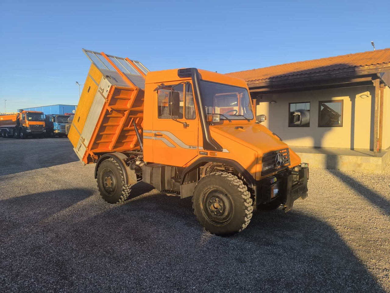 Tipper UNIMOG U90: picture 8