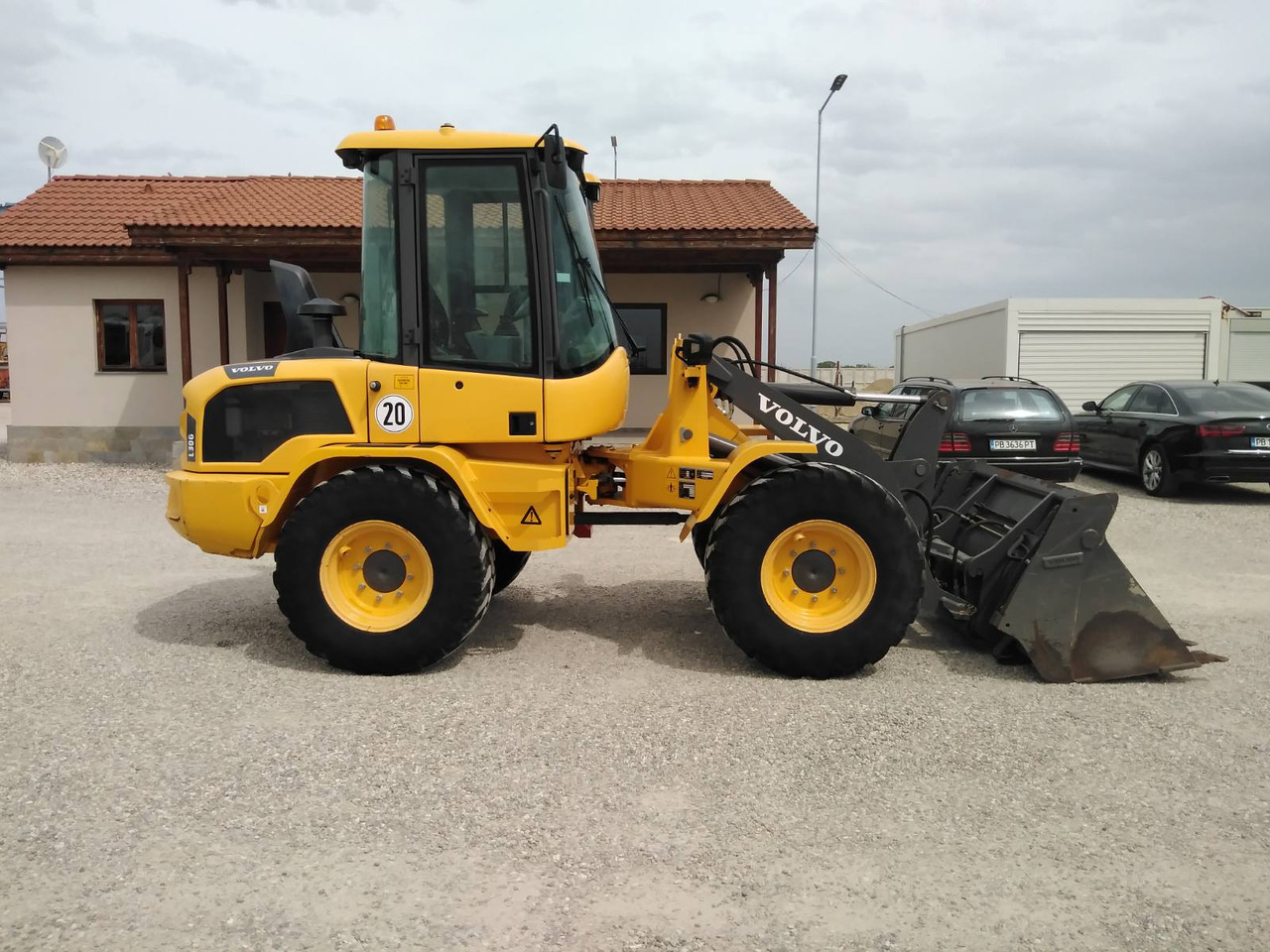Wheel loader VOLVO L30G: picture 8
