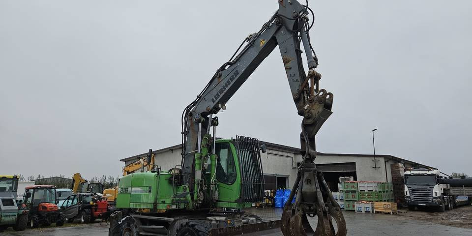 Koparka kołowa Liebherr A 316 Litronic chwytak podpory pług - Wheel excavator: picture 3 Koparka kołowa Liebherr A 316 Litronic chwytak podpory pług - Wheel excavator: picture 3