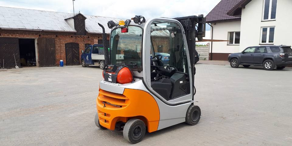 Wózek widłowy Still RX70-20 triplex przesuw - LPG forklift: picture 3 Wózek widłowy Still RX70-20 triplex przesuw - LPG forklift: picture 3