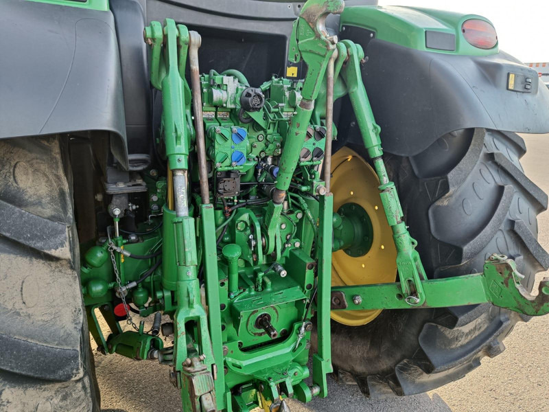 Farm tractor John Deere 6140R: picture 11
