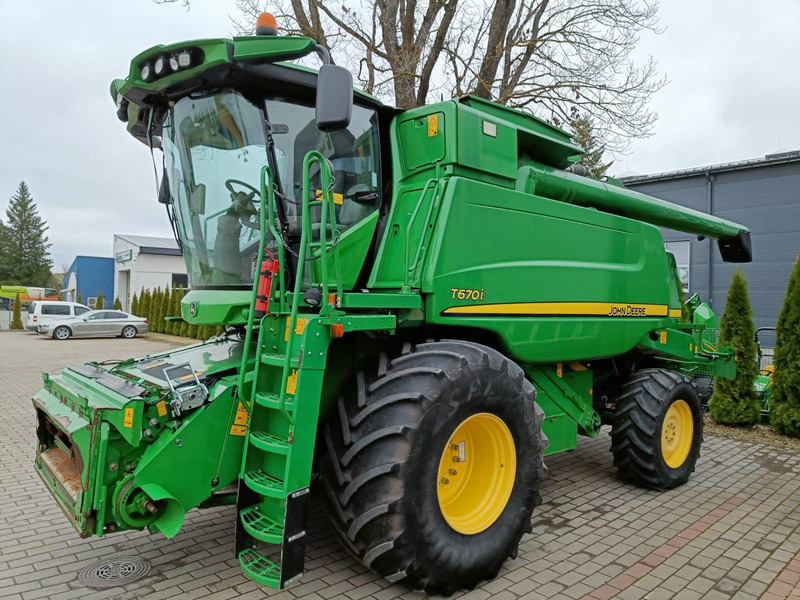 John Deere T670 i - Combine harvester: picture 3 John Deere T670 i - Combine harvester: picture 3