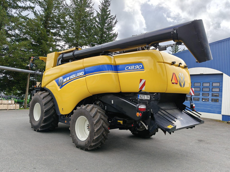 New Holland CX 8.90 - Combine harvester: picture 5 New Holland CX 8.90 - Combine harvester: picture 5