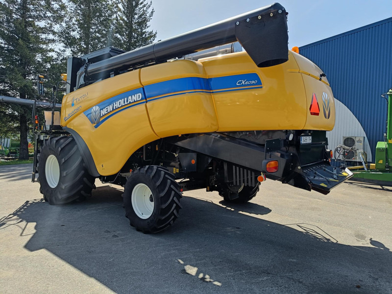 New Holland CX6090 - Combine harvester: picture 5 New Holland CX6090 - Combine harvester: picture 5