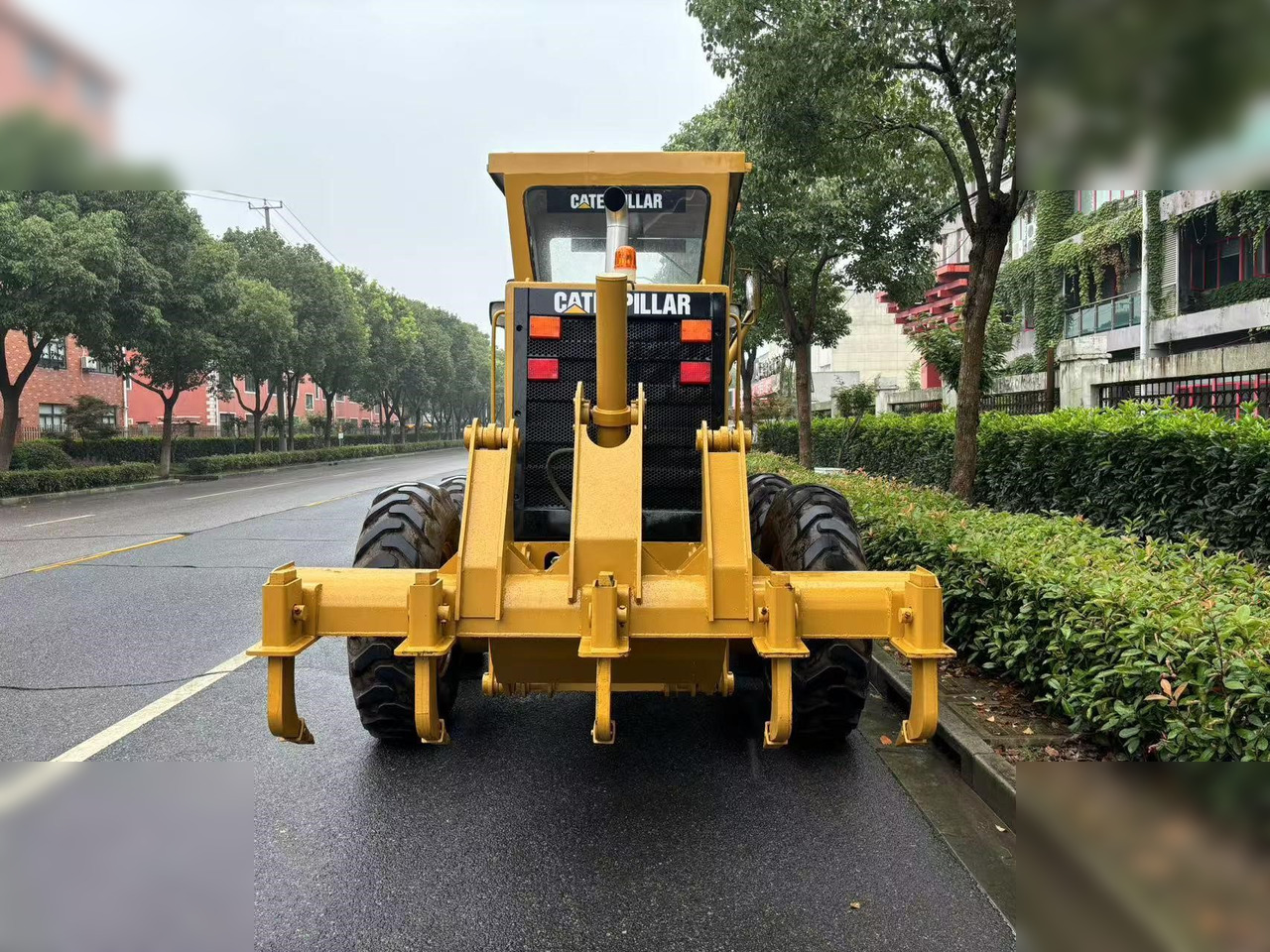 Grader CATERPILLAR 140H: picture 6