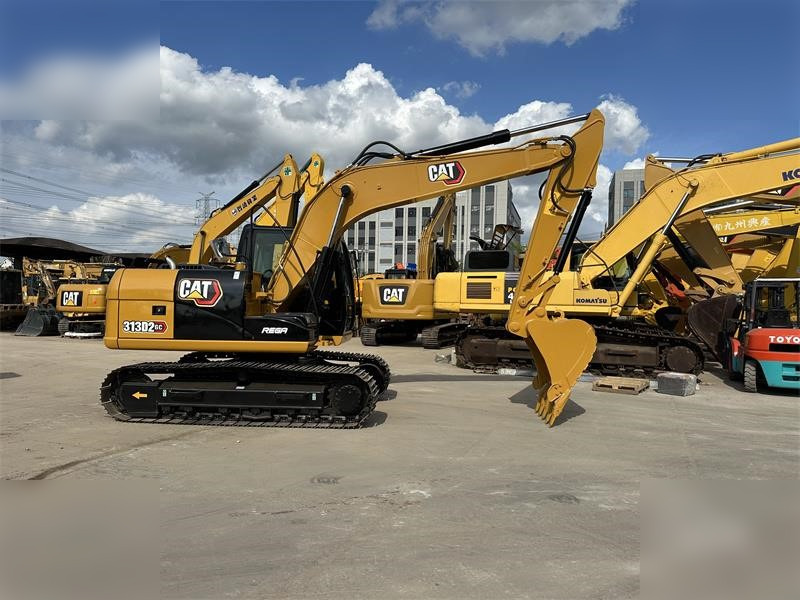CATERPILLAR 313D2 - Crawler excavator: picture 1 CATERPILLAR 313D2 - Crawler excavator: picture 1
