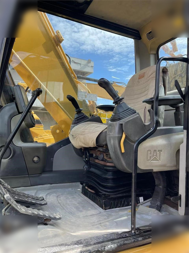 Crawler excavator CATERPILLAR 315D: picture 8