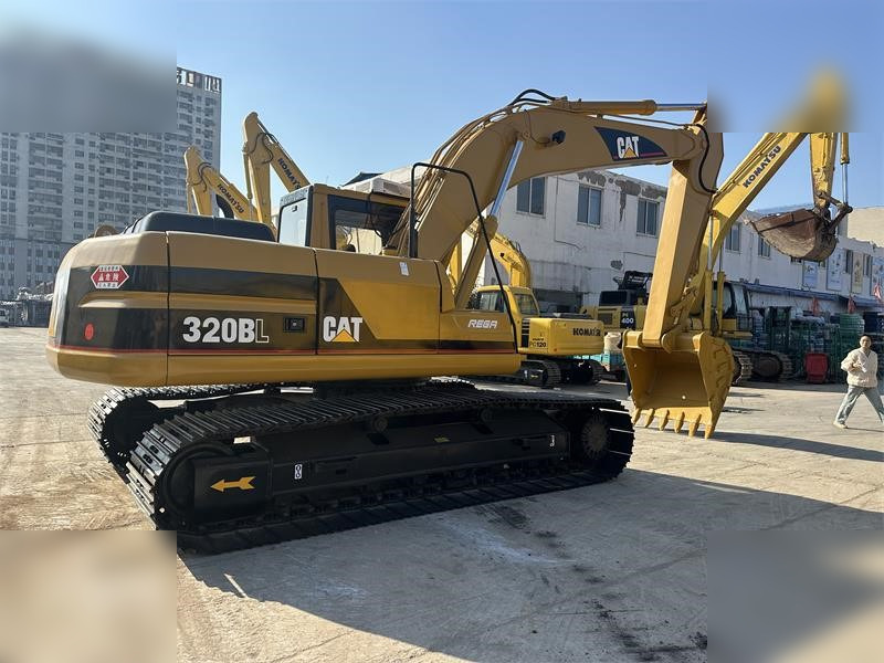 CATERPILLAR 320BL - Crawler excavator: picture 3 CATERPILLAR 320BL - Crawler excavator: picture 3