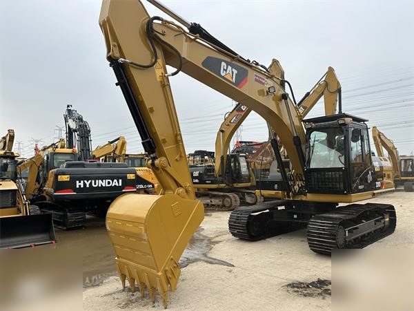 CATERPILLAR 320D2 - Crawler excavator: picture 1 CATERPILLAR 320D2 - Crawler excavator: picture 1