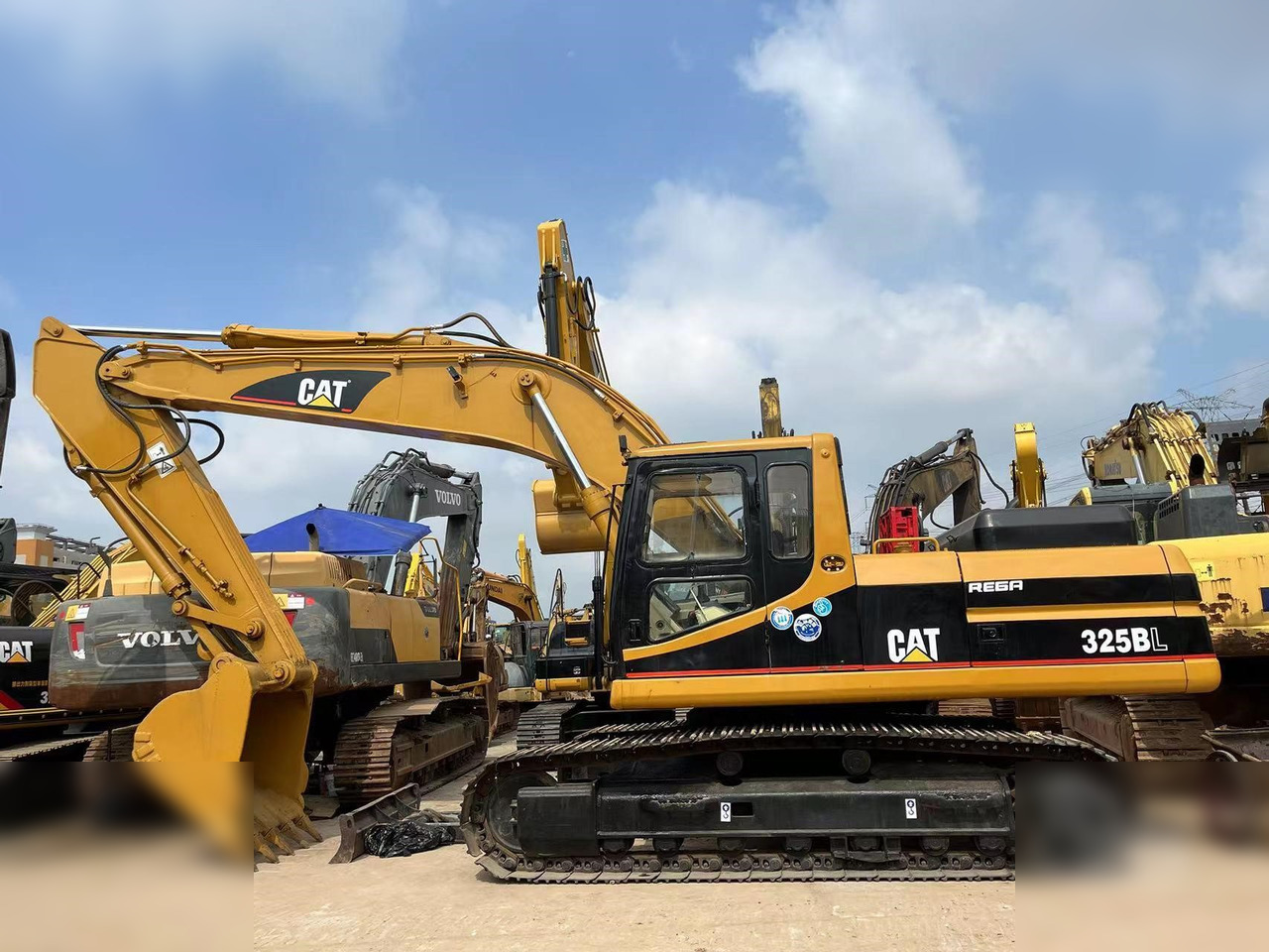 CATERPILLAR 325BL - Crawler excavator: picture 1 CATERPILLAR 325BL - Crawler excavator: picture 1