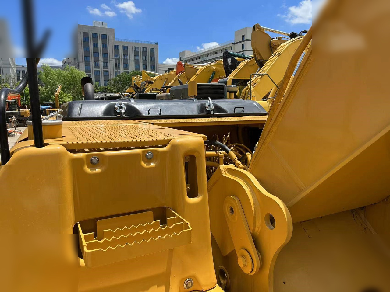 Crawler excavator CATERPILLAR 325CL: picture 10