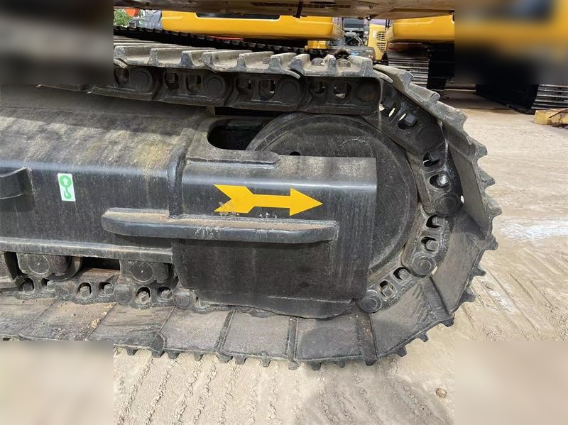Crawler excavator CATERPILLAR 330D2: picture 12