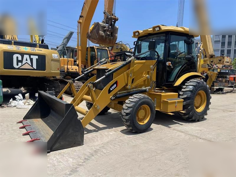CATERPILLAR 420F - Backhoe loader: picture 1 CATERPILLAR 420F - Backhoe loader: picture 1