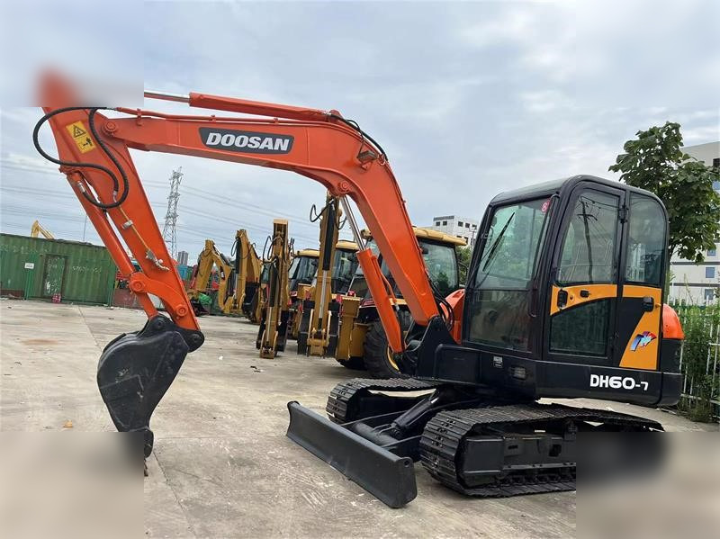 DOOSAN DH60-7 - Crawler excavator: picture 4 DOOSAN DH60-7 - Crawler excavator: picture 4