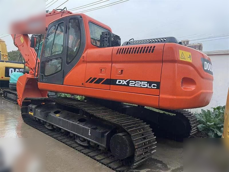 DOOSAN DX225 LC-5 - Crawler excavator: picture 1 DOOSAN DX225 LC-5 - Crawler excavator: picture 1