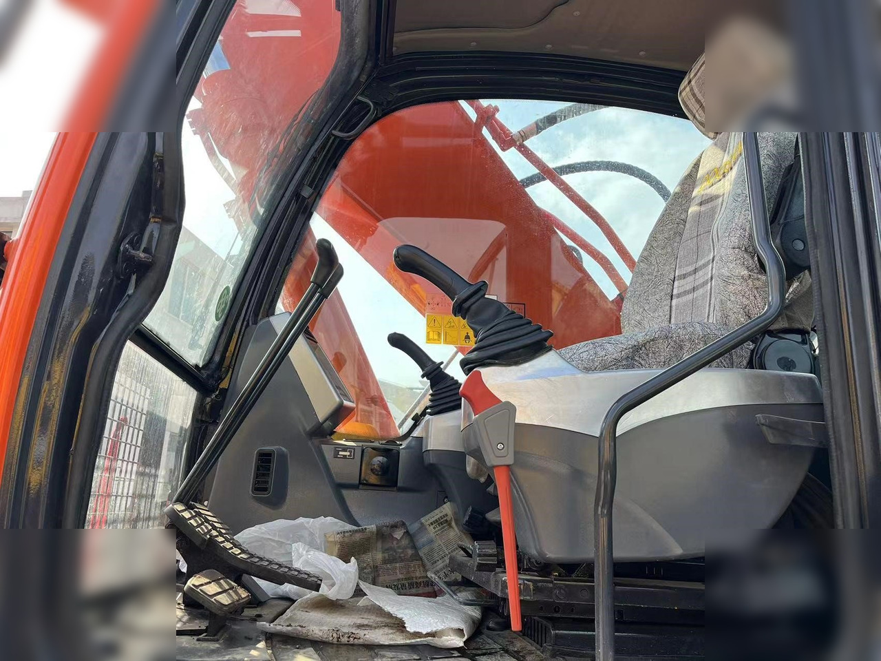 Crawler excavator DOOSAN DX300 LC-9C: picture 8