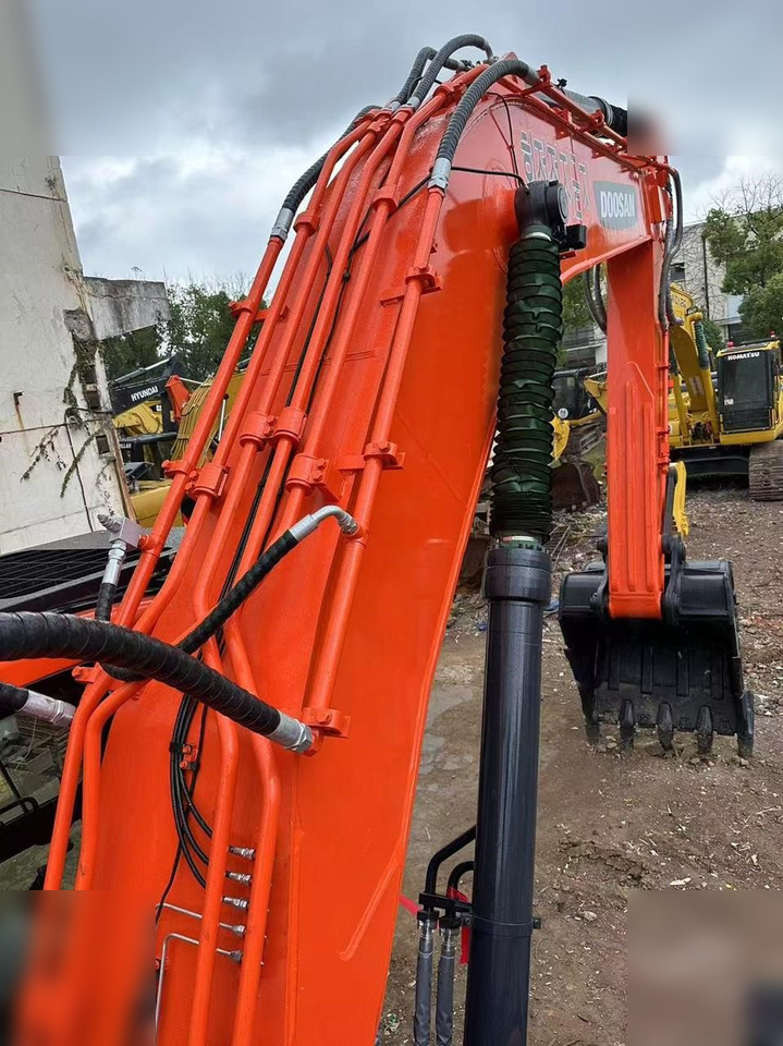 Crawler excavator DOOSAN DX340 LCA: picture 7