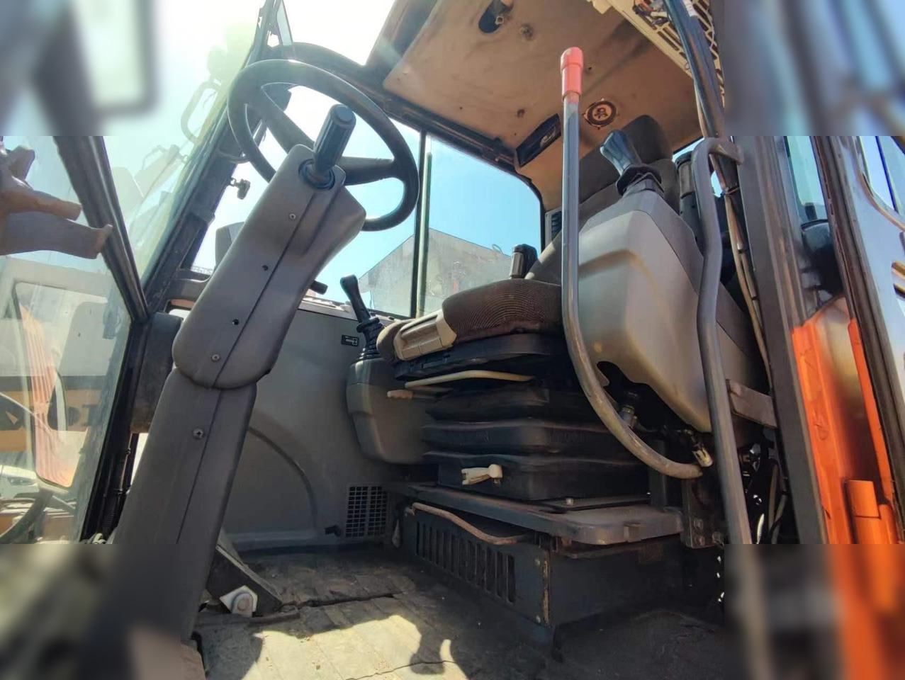 DOOSAN DX60W ECO - Wheel excavator: picture 2 DOOSAN DX60W ECO - Wheel excavator: picture 2