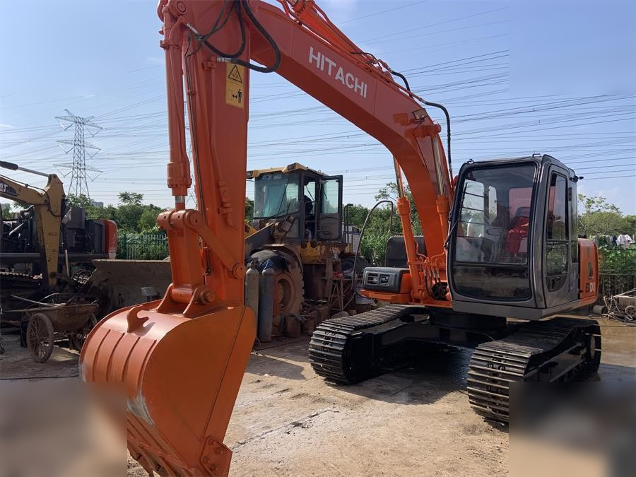 HITACHI EX100-5 - Crawler excavator: picture 2 HITACHI EX100-5 - Crawler excavator: picture 2