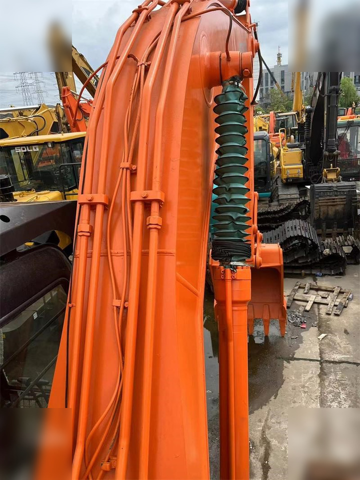 HITACHI ZX200 - Crawler excavator: picture 3 HITACHI ZX200 - Crawler excavator: picture 3