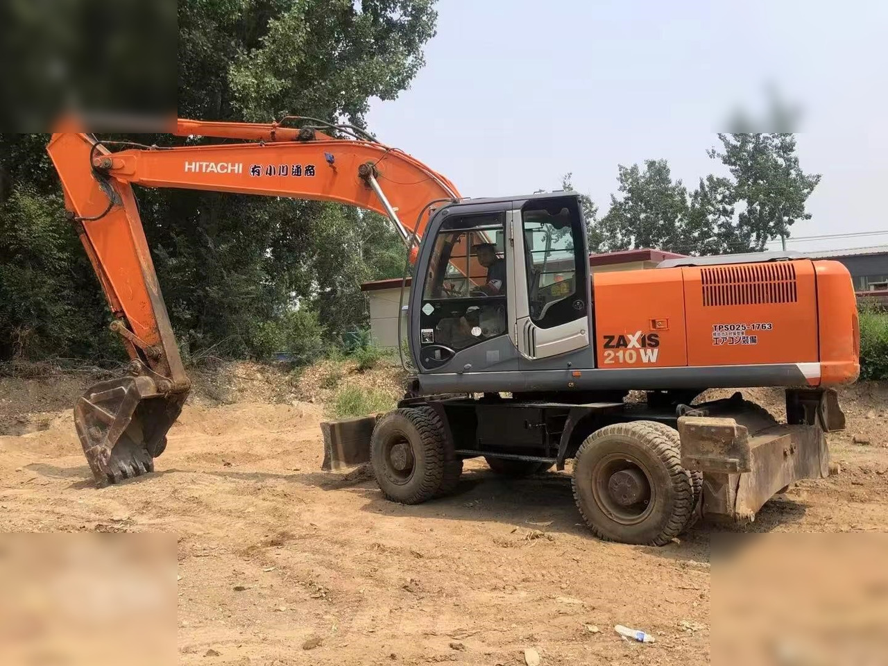 HITACHI ZX210W - Wheel excavator: picture 1 HITACHI ZX210W - Wheel excavator: picture 1
