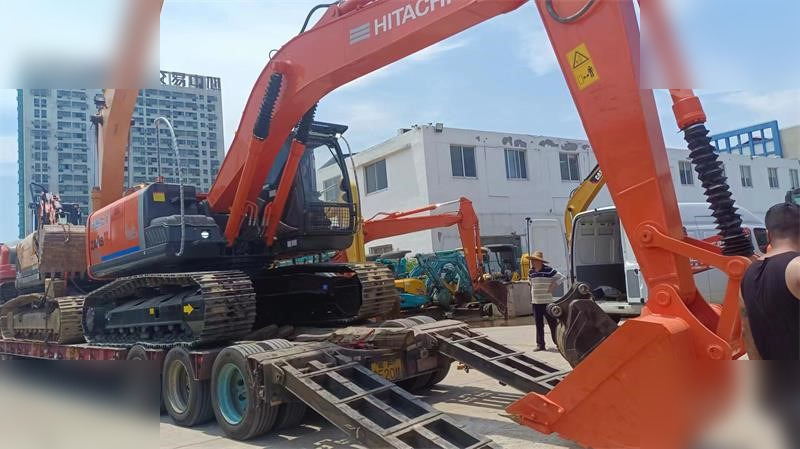 HITACHI ZX70 - Crawler excavator: picture 2 HITACHI ZX70 - Crawler excavator: picture 2