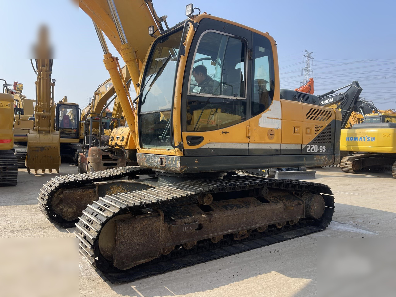 HYUNDAI ROBEX 220 LC-9S - Crawler excavator: picture 3 HYUNDAI ROBEX 220 LC-9S - Crawler excavator: picture 3