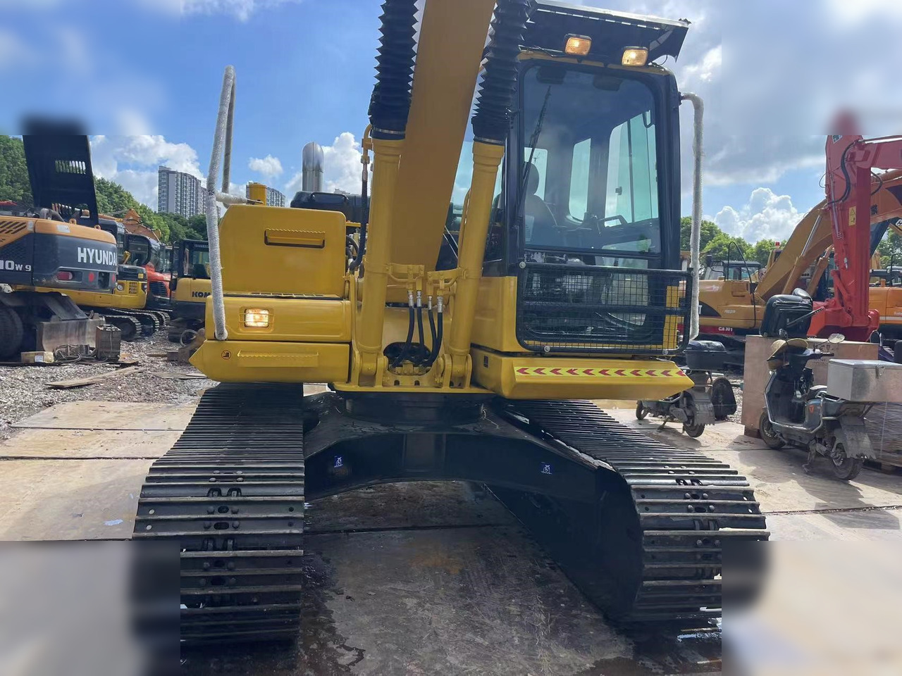 KOMATSU PC120-8 - Crawler excavator: picture 4 KOMATSU PC120-8 - Crawler excavator: picture 4