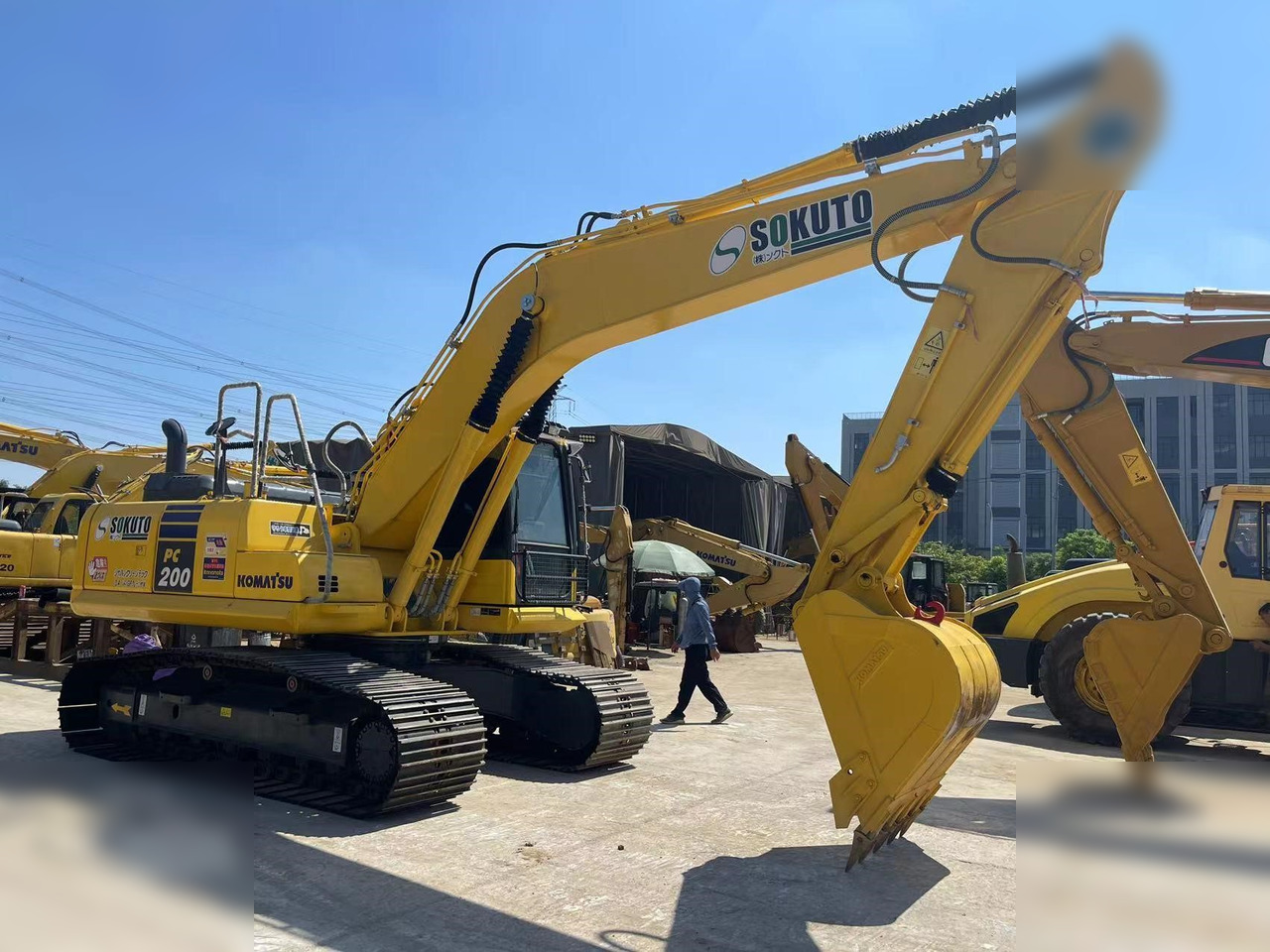 KOMATSU PC200-8 - Crawler excavator: picture 5 KOMATSU PC200-8 - Crawler excavator: picture 5