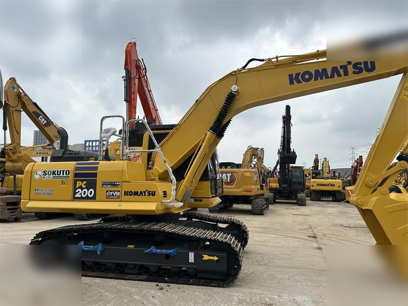 KOMATSU PC200-8 - Crawler excavator: picture 5 KOMATSU PC200-8 - Crawler excavator: picture 5